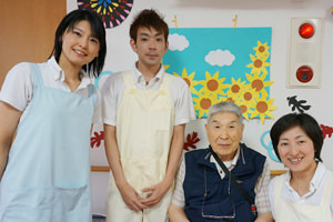 
                  デイサ一ビス またね会
                